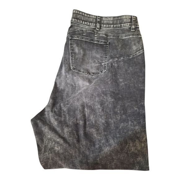 Torrid Womens " Feel The Fit" Bombshell Straight Black 26R - Picture 2 of 14